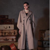 Koleksi terbaru Dior Pre-Fall 2023 karya Maria Grazia Chiuri yang terinspirasi kebudayaan India.  Foto: Dok. Christian Dior.