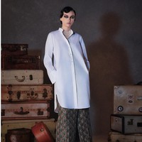 Koleksi terbaru Dior Pre-Fall 2023 karya Maria Grazia Chiuri yang terinspirasi kebudayaan India.  Foto: Dok. Christian Dior.