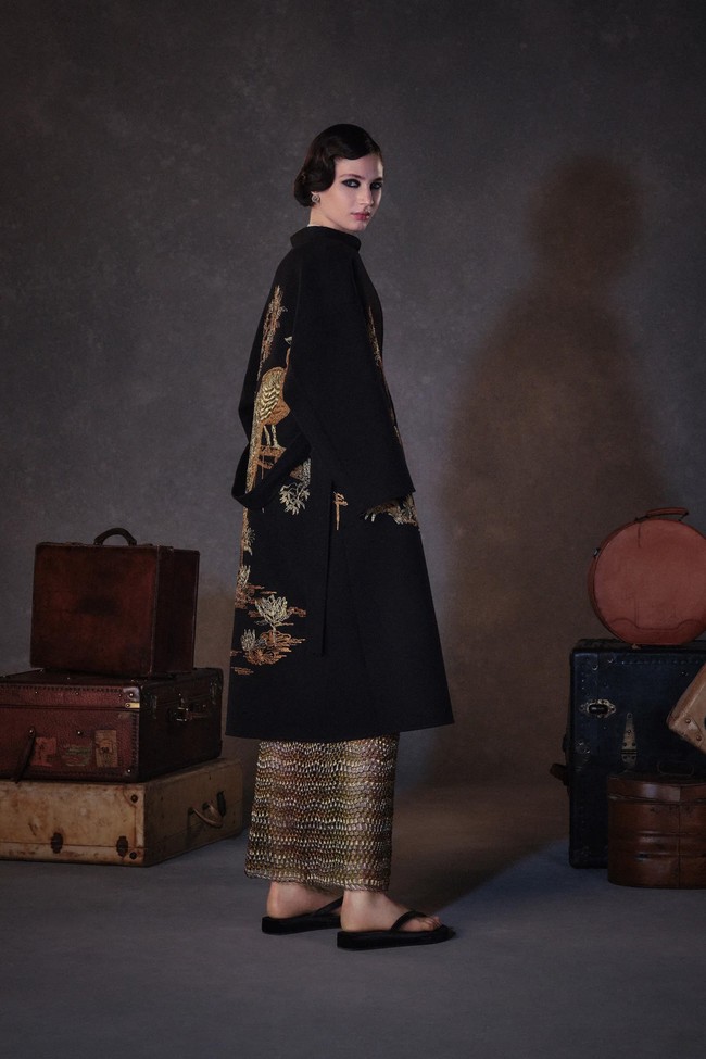 Koleksi terbaru Dior Pre-Fall 2023 karya Maria Grazia Chiuri yang terinspirasi kebudayaan India. Foto: Dok. Christian Dior.