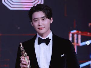 Pidato Kemenangan Lee Jong Suk yang Kode Sudah Punya Pacar