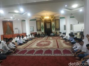 Pemkot Makassar Zikir-Doa Usai Batalkan Acara Pergantian Tahun di Losari