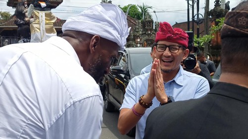 Manparekraf yang juga politisi Partai Gerindra, Sandiaga Salahuddin Uno, saat mengunjungi Puri Anyar Kerambitan, Sabtu (31/12/2022). (chairul amri simabur/detikBali)