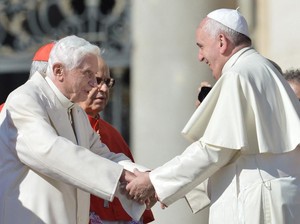 Paus Emeritus Benediktus Dimakamkan 5 Januari, Dipimpin Paus Fransiskus