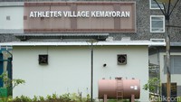 Kondisi Wisma Atlet Kemayoran yang lama tak berpenghuni, sempat mendapat sorotan dari DPRD DKI Jakarta. Disebut-sebut bangunan ini mangkrak dan telah menjadi sarang kuntilanak. Pradita Utama/Detikcom
