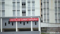 Menepis tudingan tersebut, Direktur Jenderal Perumahan Kementerian PUPR Iwan Suprijanto menegaskan, Wisma Atlet Kemayoran saat ini tidak dalam kondisi mangkrak. Pihaknya juga terus berkoordinasi dengan Badan Nasional Penanggulangan Bencana (BNPB) khususnya dalam proses pengembalian aset bangunan vertikal tersebut. Rifkianto Nugroho/Detikcom