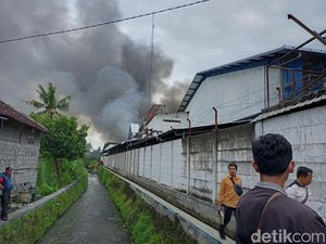 Kebakaran Pabrik Garmen di Bantul, Polisi: Diduga Korsleting