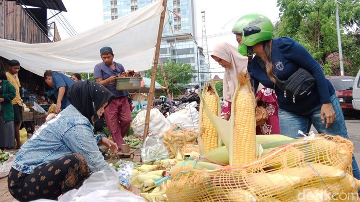 Pedagang jagung surabaya