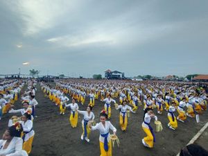 Sandiaga Resmikan Sirkuit All In One Jembrana, Dimeriahkan 2023 Penari