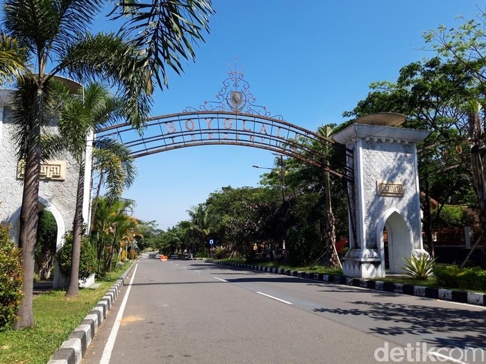 Gerbang masuk komplek kantor terpadu Pemkab Boyolali.