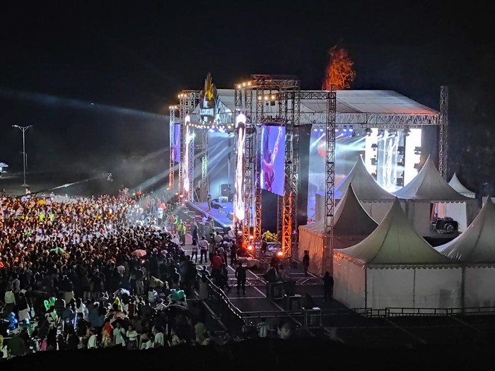 Pesta tahun baru di Garuda Wisnu Kencana (GWK), Desa Ungasan, Kecamatan Kuta Selatan, Kabupaten Badung, Bali, Sabtu (31/12/2022).
