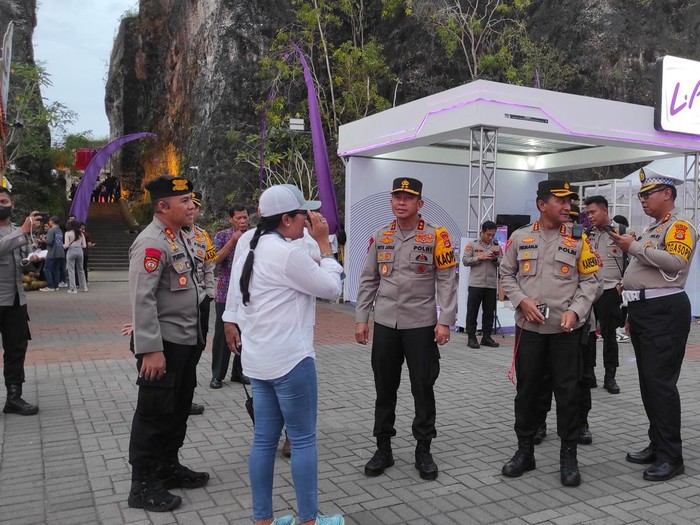 Pesta tahun baru di Garuda Wisnu Kencana (GWK), Desa Ungasan, Kecamatan Kuta Selatan, Kabupaten Badung, Bali, Sabtu (31/12/2022).
