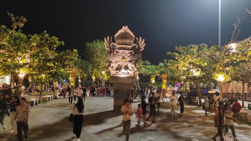 Pesta tahun baru di Garuda Wisnu Kencana (GWK), Desa Ungasan, Kecamatan Kuta Selatan, Kabupaten Badung, Bali, Sabtu (31/12/2022).