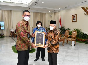 PLN Sabet Penghargaan Green Leadership di Ajang PROPER 2022