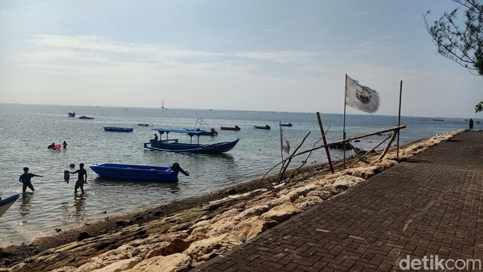 Pemerintah Kota Denpasar merekomendasikan lima pantai untuk menyaksikan matahari terbit pertama 2023. Pantai-pantai tersebut berada di kawasan Sanur.