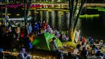 Seru Banget, Pengunjung TMII Dirikan Tenda