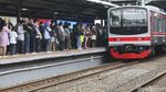 Siap-siap, Tahun 2023 Bakal Ada Wacana Tarif KRL Si Kaya dan Miskin Siap-siap, Tahun 2023 Bakal Ada Wacana Tarif KRL Si Kaya dan Miskin