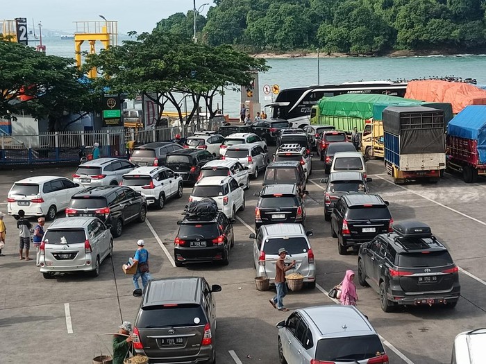 Suasana di Pelabuhan Merak, Banten, Sabtu (31/12/2022) pagi.