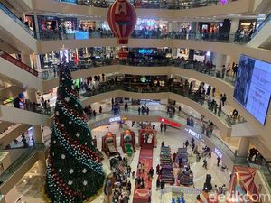 Mal Surabaya Jadi Pilihan Healing Saat Malam Tahun Baru: Berburu Diskon!