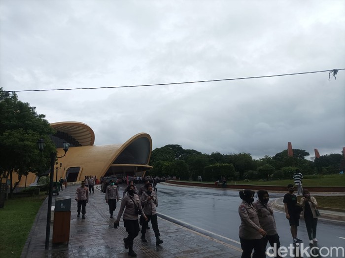 Suasana TMII Jelang Perayaan Tahun Baru, Sabtu (31/12/2022)