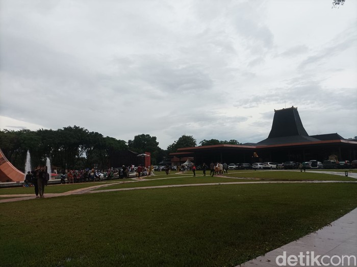 Suasana TMII Jelang Perayaan Tahun Baru, Sabtu (31/12/2022)