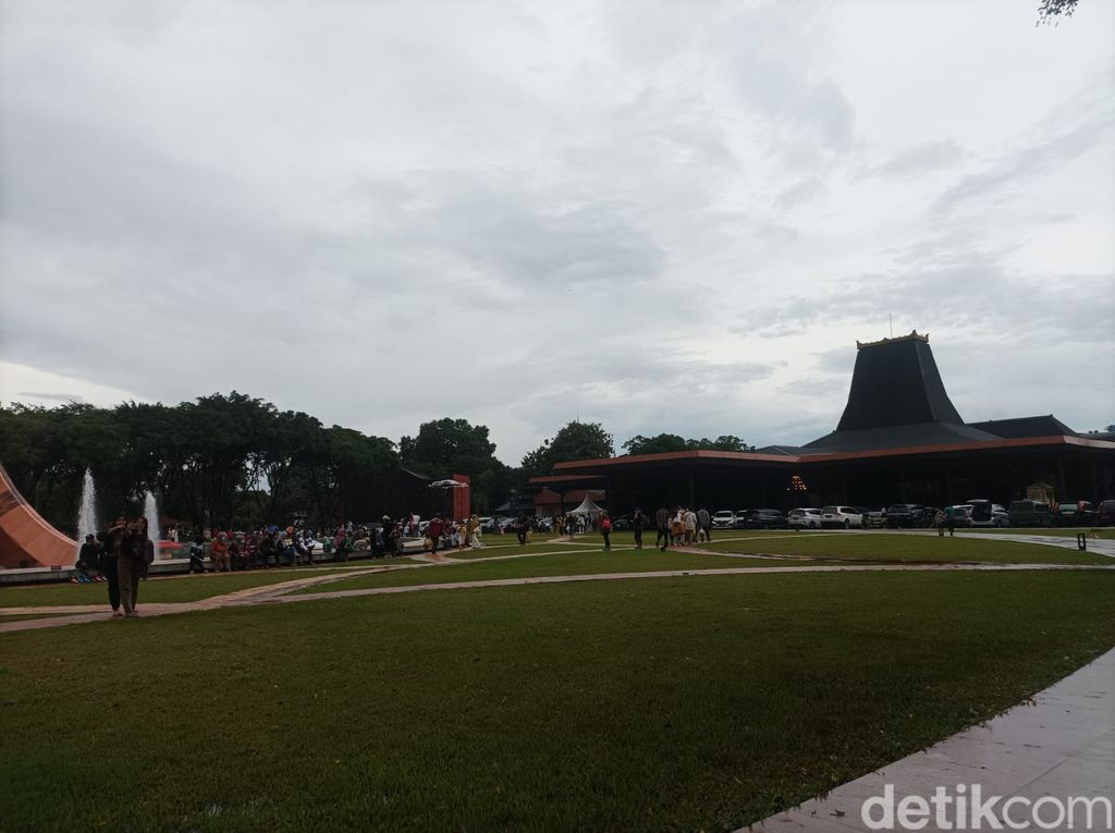 Suasana TMII Jelang Perayaan Tahun Baru, Sabtu (31/12/2022)