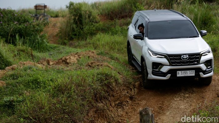 Off-road Toyota Fortuner GR Sport 2.8 4x4 Tetradrive