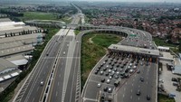 Wakapolri Komjen Pol Gatot Eddy Pramono memprediksi puncak arus liburan balik Natal 2022 dan Tahun Baru 2023 akan terjadi pada hari ini (1/1/2023) sore hingga malam hari.