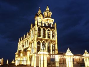 Castle Lampion yang Penuh Lampu Hits di Atas Perbukitan Purwakarta