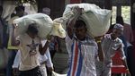Ekspresi Imigran Rohingya Saat Direlokasi