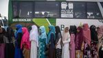 Ekspresi Imigran Rohingya Saat Direlokasi
