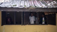 Imigran etnis Rohingya berada di tempat relokasi Gedung Minaraya, Kecamatan Padang Tiji, Aceh, Minggu (1/1/2023).
