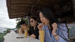 Seru! Ini 10 Momen YouTuber Hari Jisun Kulineran di Karimun Jawa