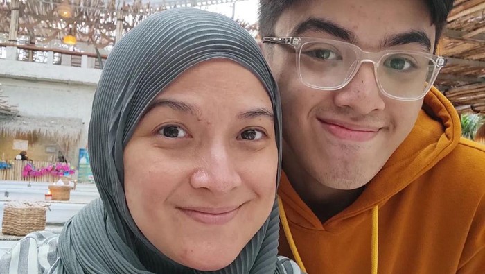 Keluarga Andhara Early dan Bugi Ramadhana