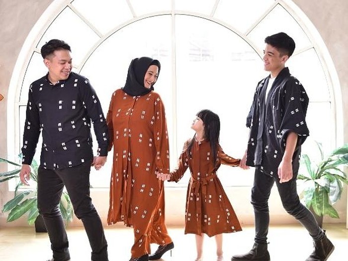Keluarga Andhara Early dan Bugi Ramadhana