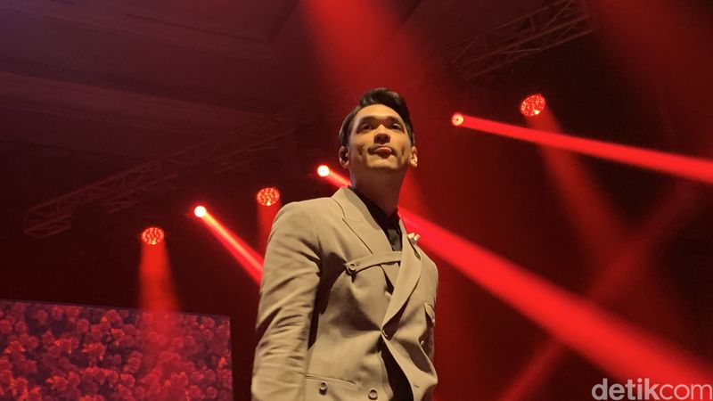 Konser Afgan dan Lyodra di Trans Convention Centre (TCC) The Trans Luxury Hotel, Kota Bandung, Sabtu (31/12/2022).