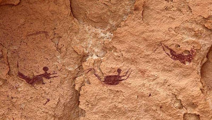 Lukisan manusia berenang di gua Wadi Sura, Mesir