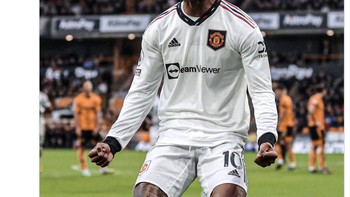 Gol tunggal Rashford ke gawang Wolves itu satu dari empat kontribusi gol dalam lima pertandingan terakhir. Rashford on fire!. Foto: Twitter