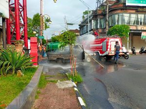 Mobil Terbakar di Gianyar, 1 Orang Terluka