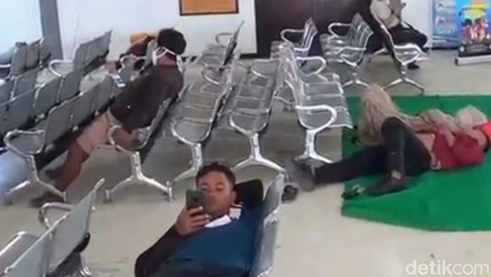 Pelabuhan Situbondo Ditutup karena Cuaca Ekstrem, Puluhan Penumpang Terlantar
