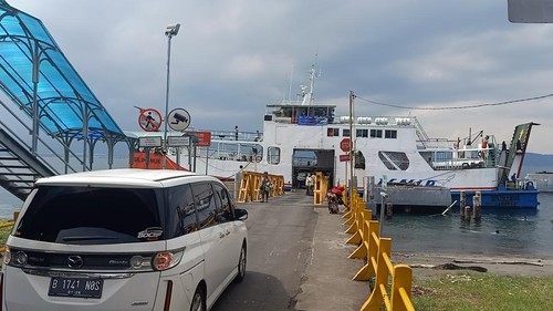 Penyeberangan di Pelabuhan Gilimanuk, Jembrana, Bali, saat arus balik libur Nataru, Minggu (1/1/2023).