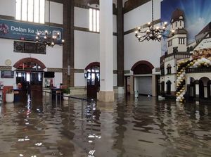 Ini Daftar 10 Perjalanan KA yang Ubah Rute Imbas Banjir Semarang