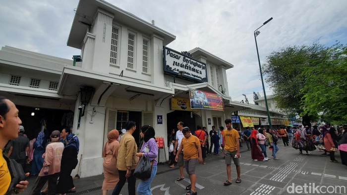 Suasana kawasan Malioboro Jogja di hari pertama 2023, Minggu (1/1/2023). Suasana kawasan Malioboro Jogja di hari pertama 2023, Minggu (1/1/2023).