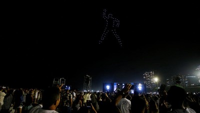 Tanda Cinta untuk Pele Hiasi Langit Sao Paulo