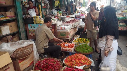 Aktivitas di Pasar Umum Negara, Kelurahan Pendem, Kecamatan Jembrana, Kabupaten Jembrana, Senin (2/1/2023).