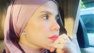 8 Potret Aldila Jelita, Istri Indra Bekti yang Buka Donasi Untuk Suami
