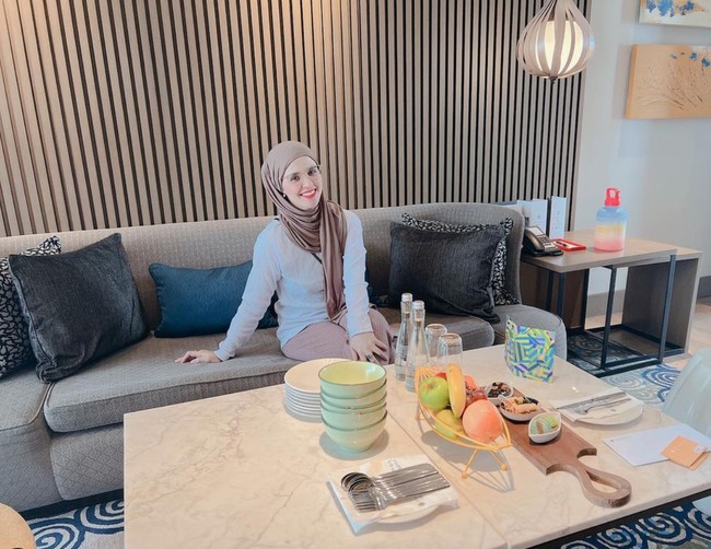 Setelah dinikahi Indra Bekti, Aldila dan Indra Bekti telah dikaruniai 3 orang anak. Anak ketiganya sudah meninggal 30 menit setelah lahir. Foto: Instagram/@dhila_bekti