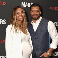 Ciara kerap tampil dengan riasan wajah glamor. Tapi saat hadir di Makers Conference 2017 bersama sang suami Russell Wilson, penyanyi yang kala itu sedang berbadan dua ini memilih tampil alami tanpa makeup. Foto: Getty Images for AOL/Emma McIntyre