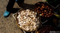 Harga bawang merah dan bawang putih kini Rp 39.394/kg dan Rp 30.789/kg (naik Rp 1.011 dan Rp 129).