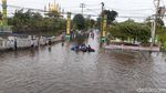 Penampakan Banjir di Jalan Kaligawe Semarang, 3 Hari Belum Surut
