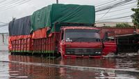 Lihat Lagi Banjir Di Jalur Pantura Kaligawe-Genuk Semarang